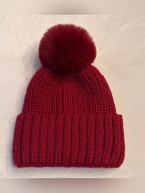 EUC! Norla Canada Cozy Red Pom Beanie Hat - Women's Knit Winter Cap